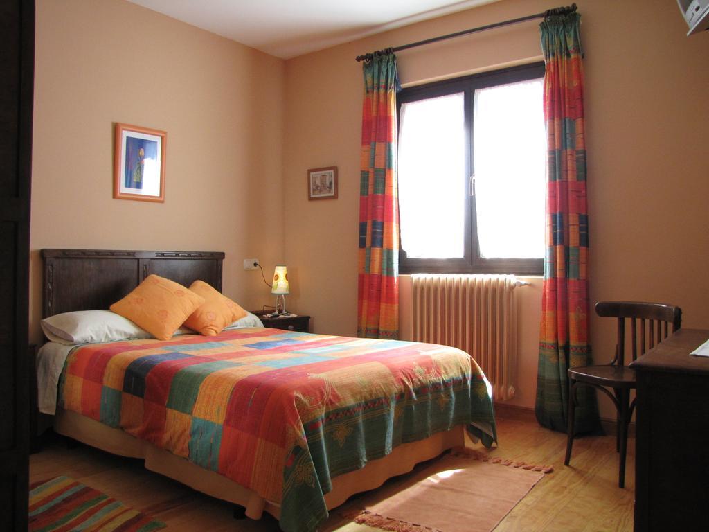 Hostal Rural Huartearena Iza Exterior foto