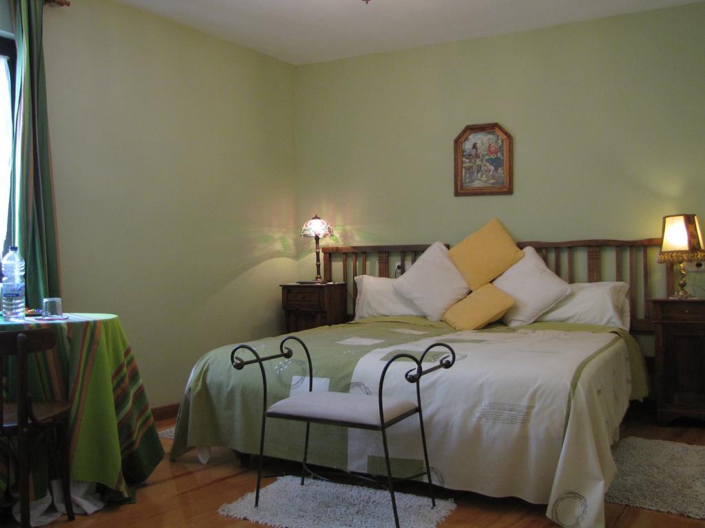 Hostal Rural Huartearena Iza Exterior foto